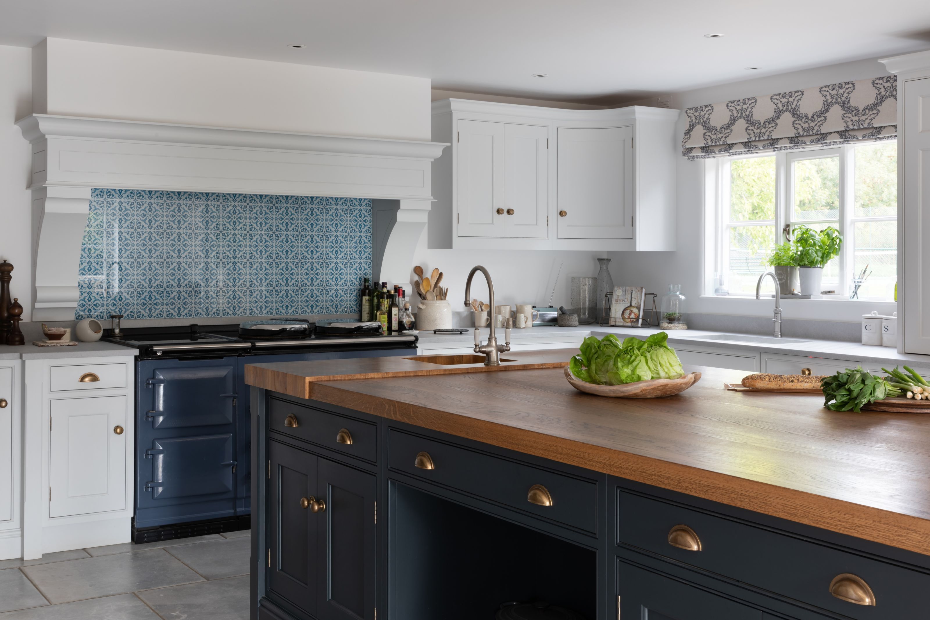 TulipWood Bespoke kitchen, Wiltshire